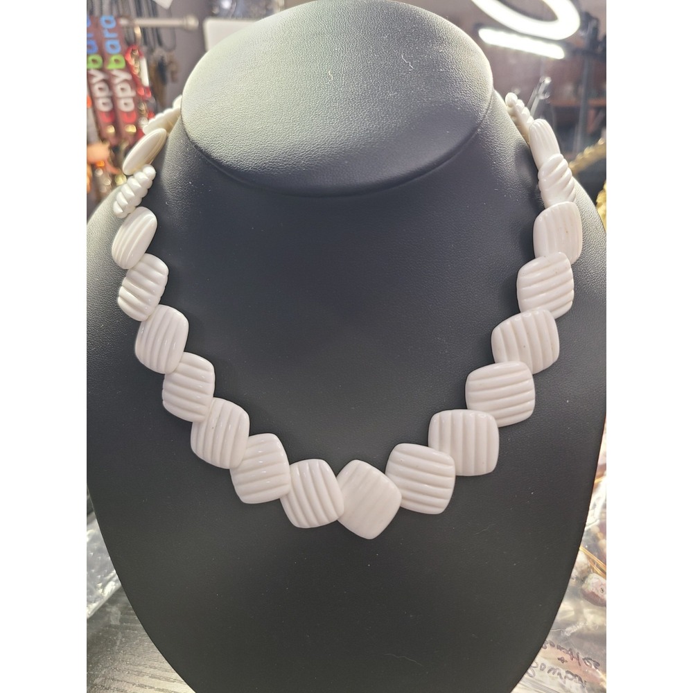 Vintage White Lucite Geometric Ribbed Bead Necklace 18" Mid-Century Mod Retro